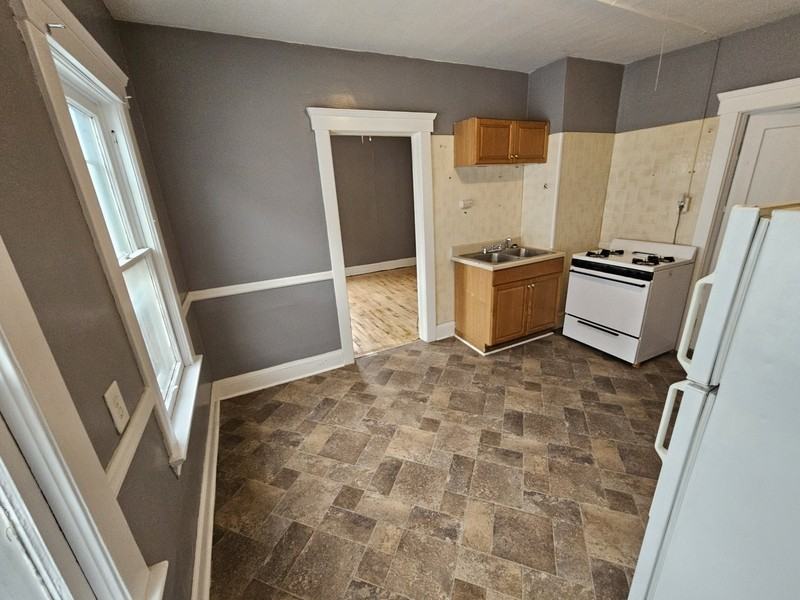 2059 W 105th St #4 - Photo 2 of 16