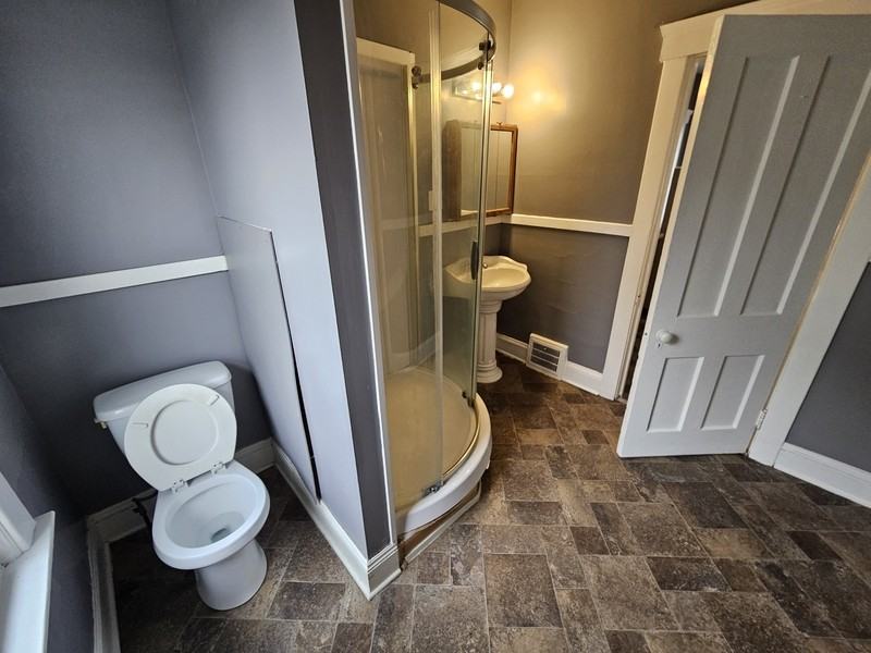 2059 W 105th St #4 - Photo 5 of 16