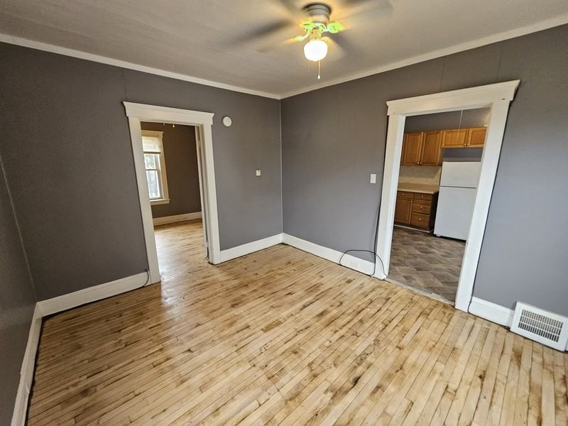 2059 W 105th St #4 - Photo 7 of 16
