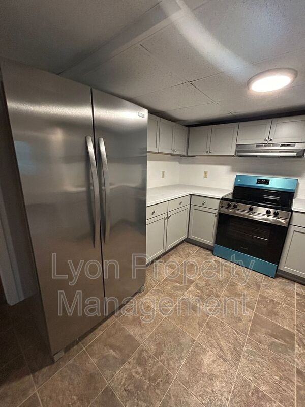 1495 Ten Rod Rd #1R - Photo 4 of 25