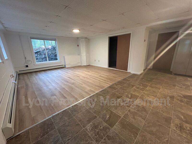 1495 Ten Rod Rd #1R - Photo 6 of 25