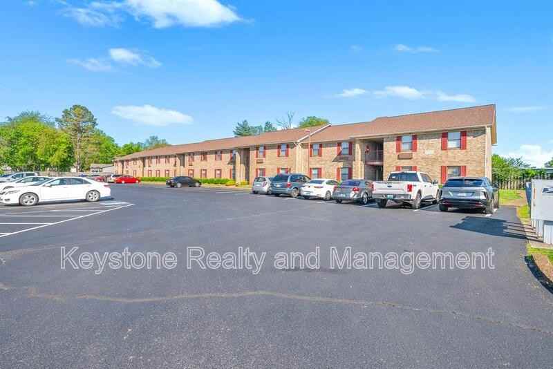 102 Laurel Cove Dr - Photo 2 of 12