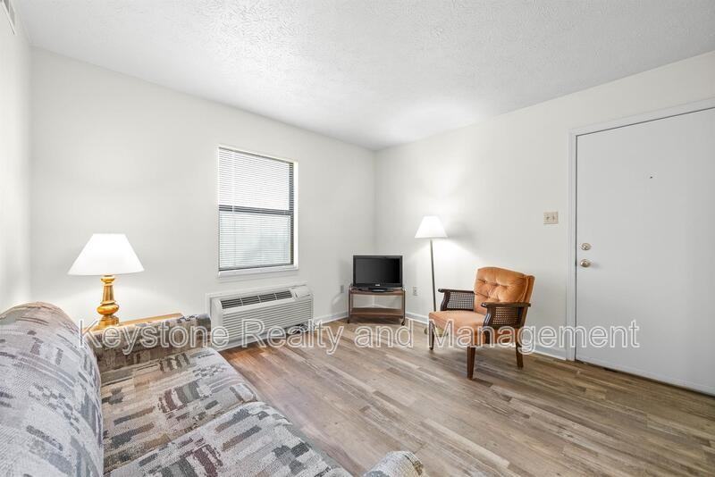 102 Laurel Cove Dr - Photo 3 of 12