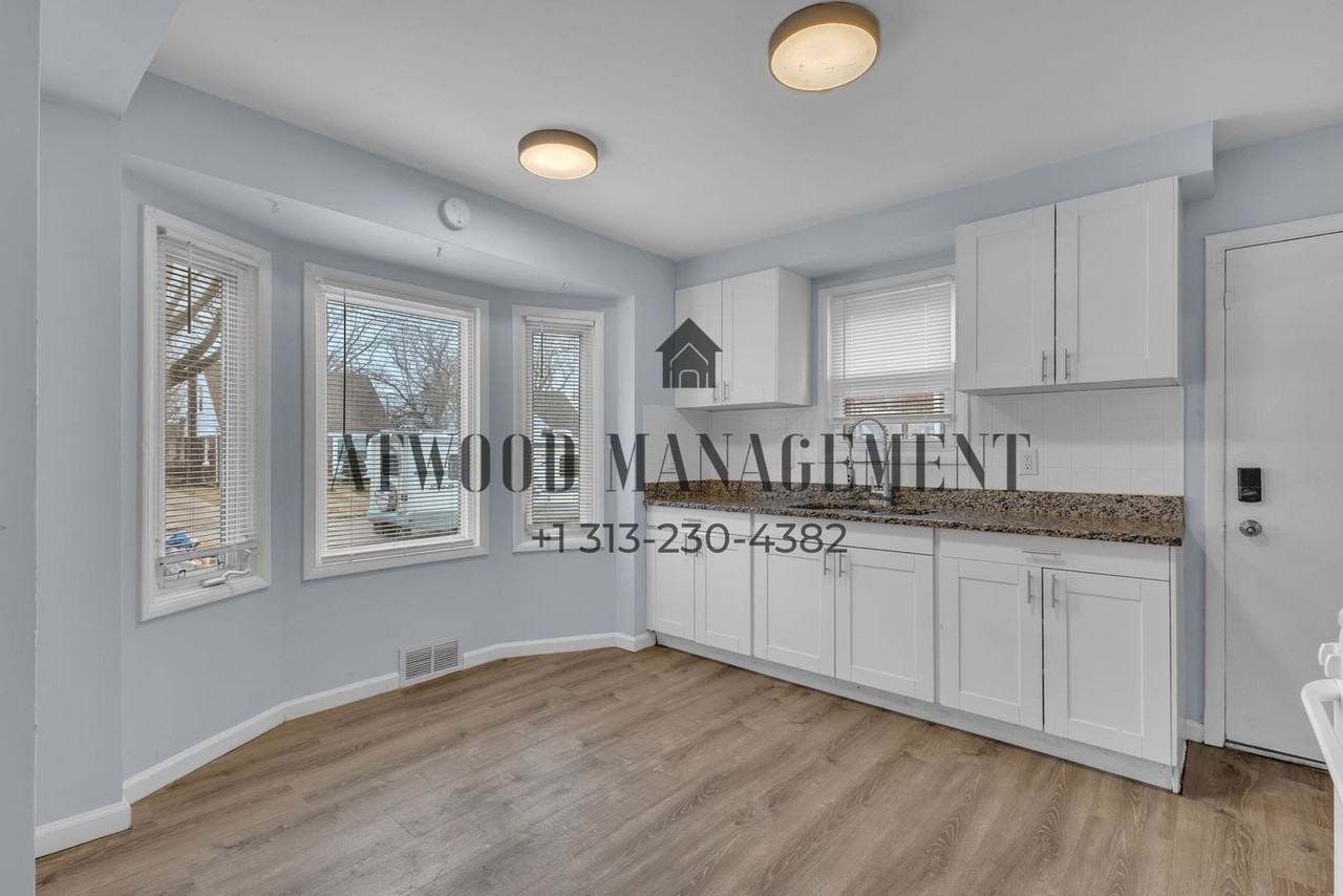 16225 Manning St - Photo 4 of 14