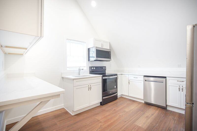 42 E School St #3 - Photo 4 of 17