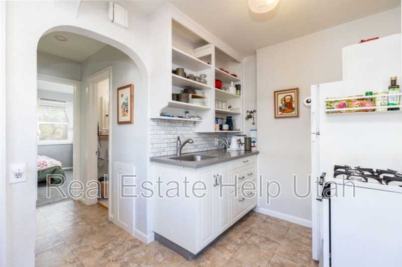 2009 S St - Photo 6 of 23