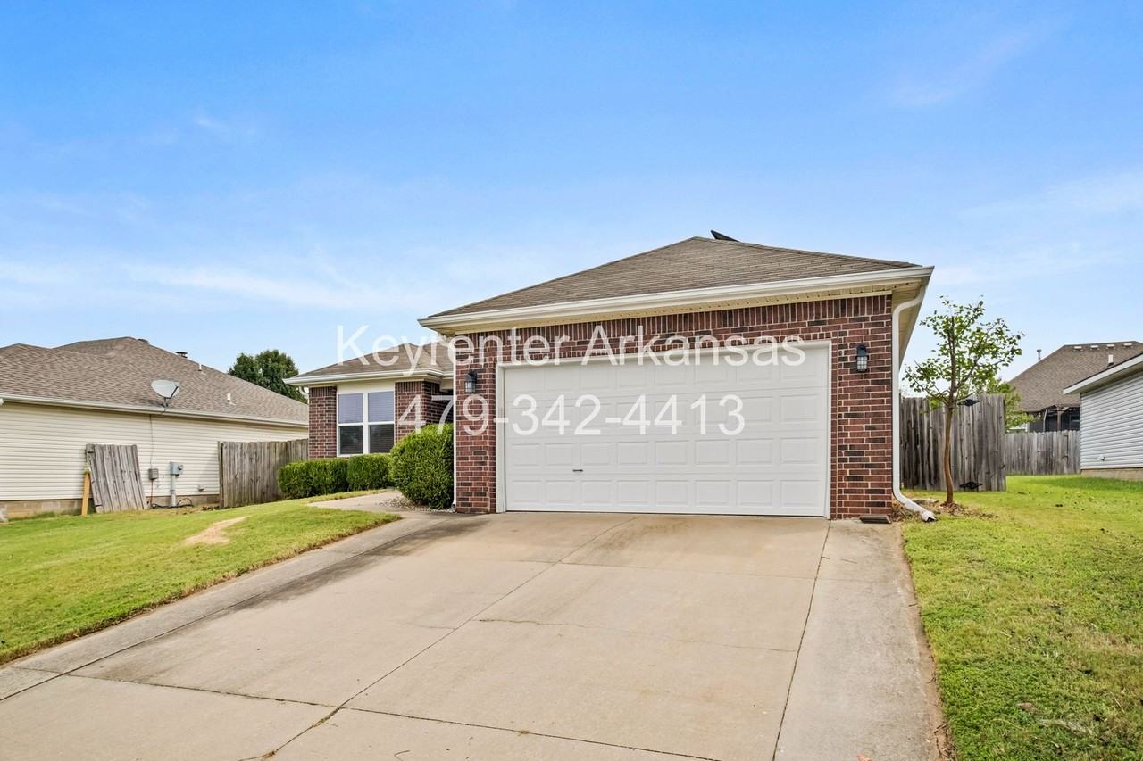 705 Sw Crystal St - Photo 3 of 29