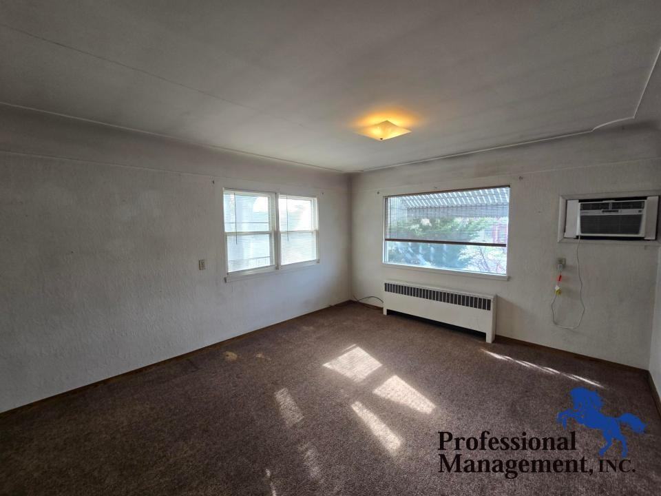 43 Broadwater Ave #1 - Photo 2 of 9