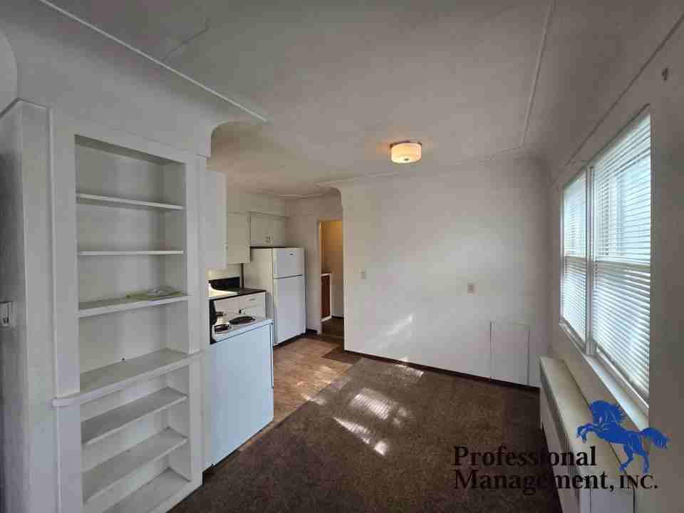 43 Broadwater Ave #1 - Photo 4 of 9