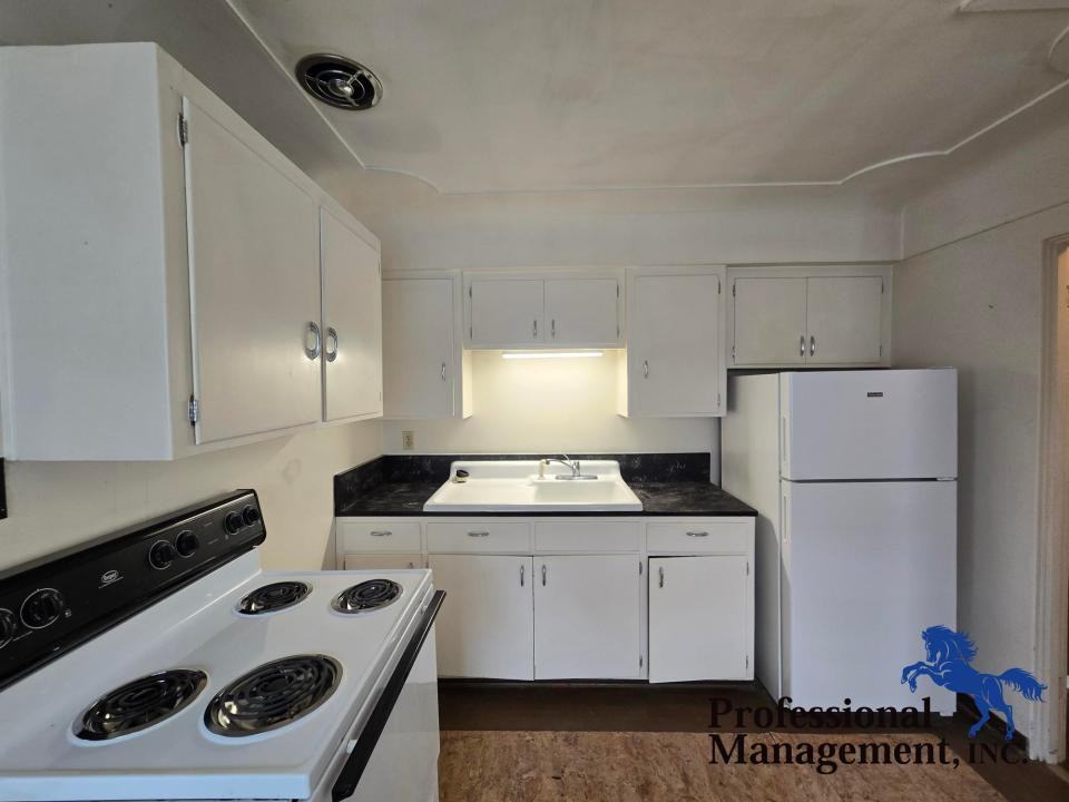 43 Broadwater Ave #1 - Photo 5 of 9