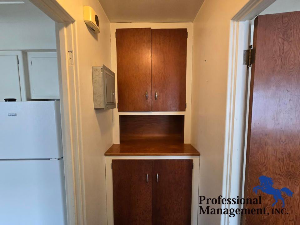 43 Broadwater Ave #1 - Photo 6 of 9