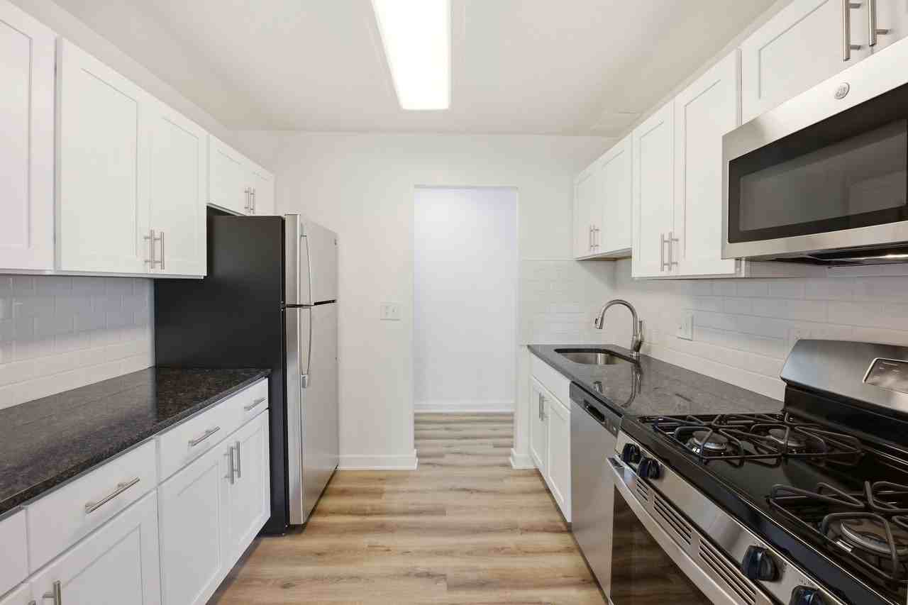Summit Square Apartments - Photo 2 of 50