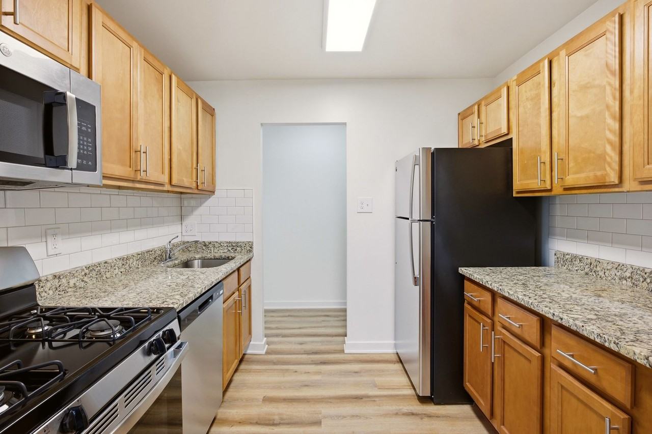 Summit Square Apartments - Photo 2 of 50