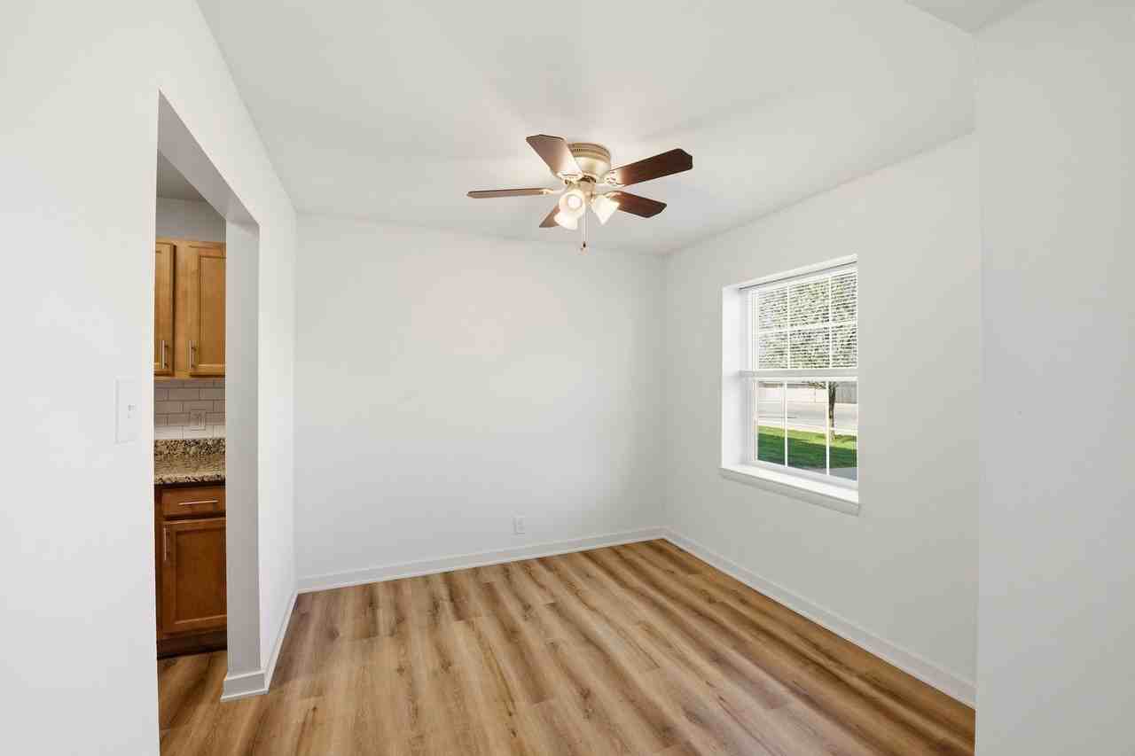 Summit Square Apartments - Photo 7 of 50