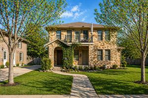 featured image of 1037 W Magnolia Ave