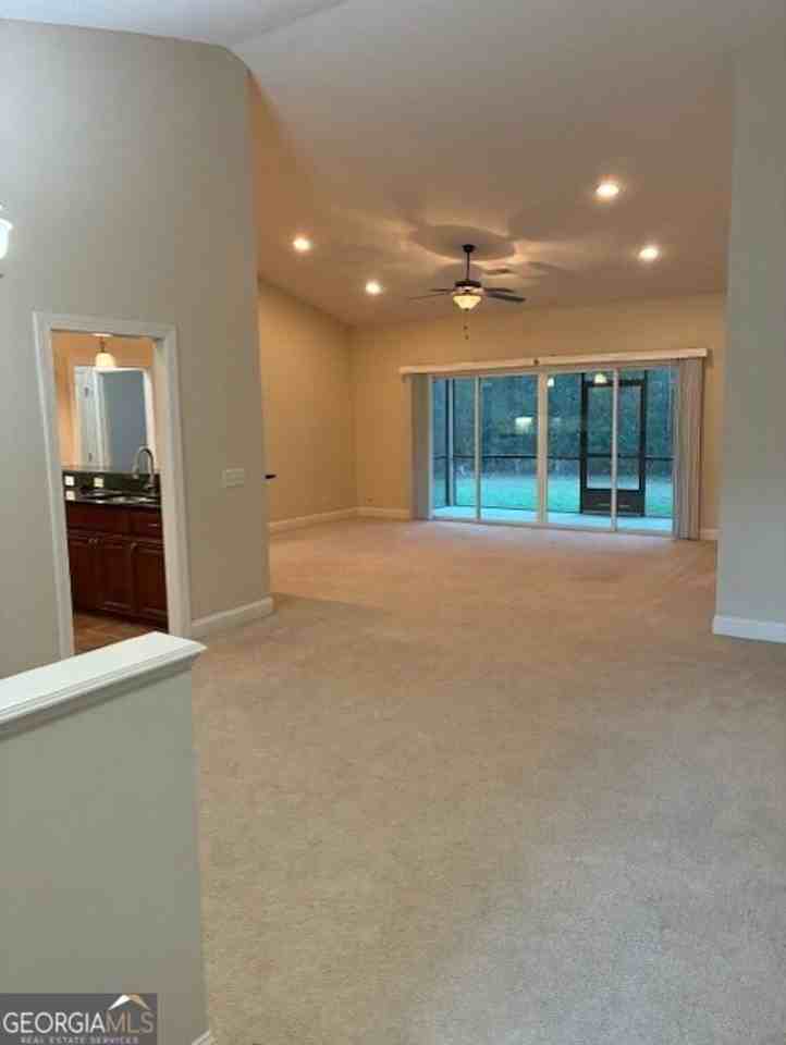 216 Holm Pl - Photo 3 of 38