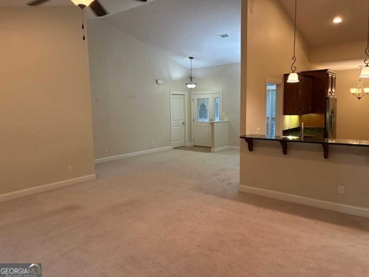 216 Holm Pl - Photo 4 of 38