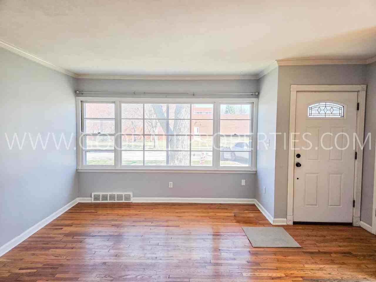 1604 44th St - Photo 4 of 21