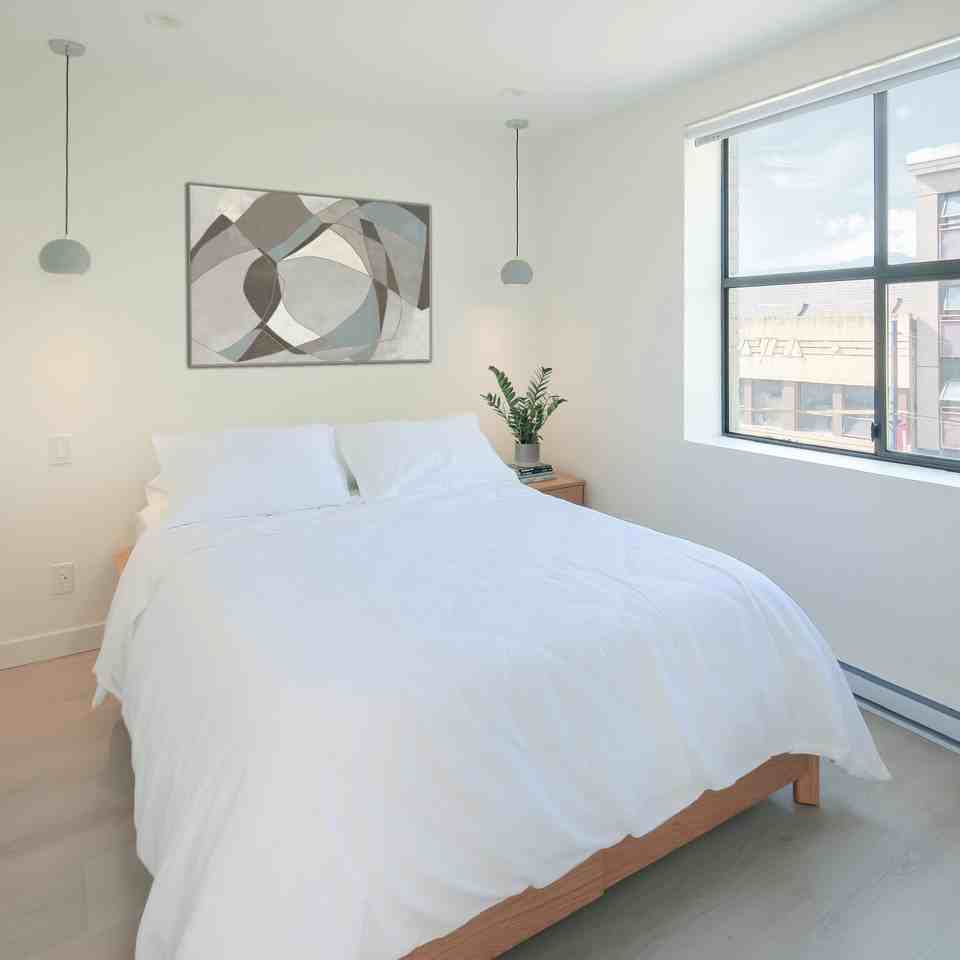 382 Powell Street - Photo 6 of 8