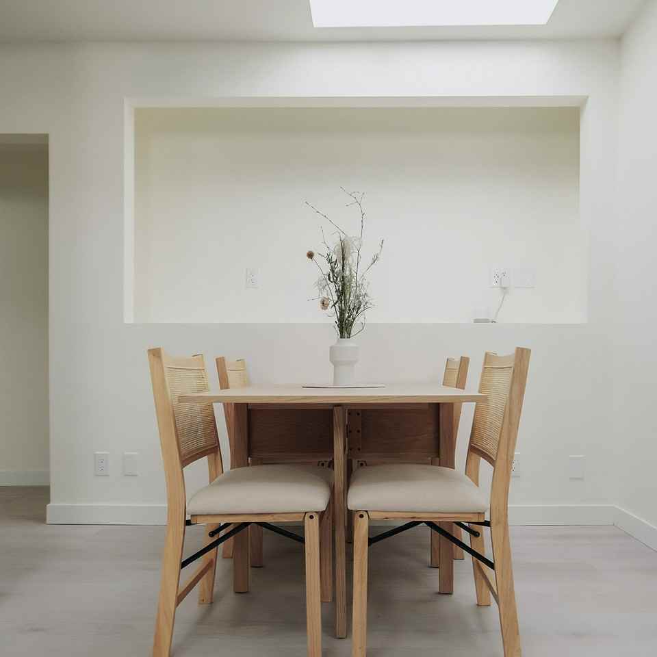 382 Powell Street - Photo 3 of 8
