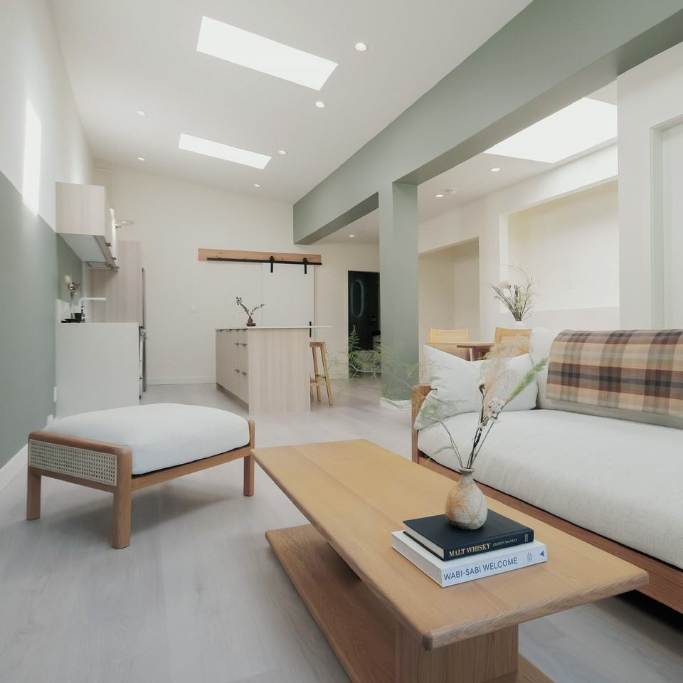 382 Powell Street - Photo 4 of 8