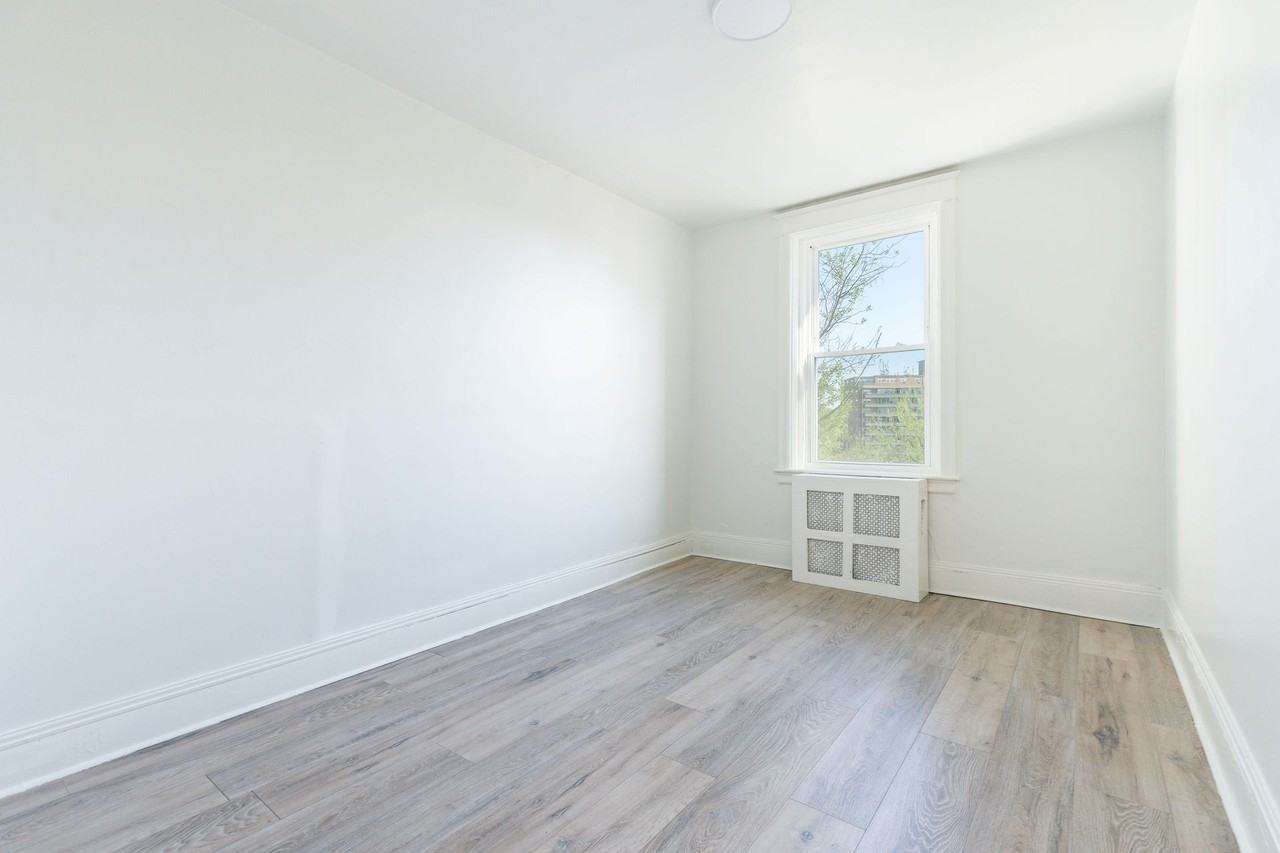 Belmont Place - Photo 4 of 50