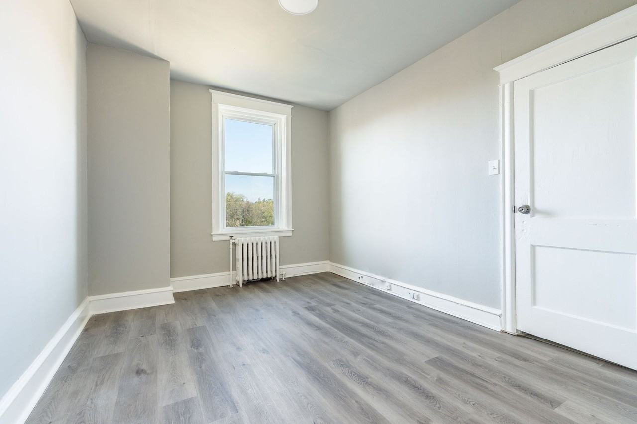 Belmont Place - Photo 7 of 28