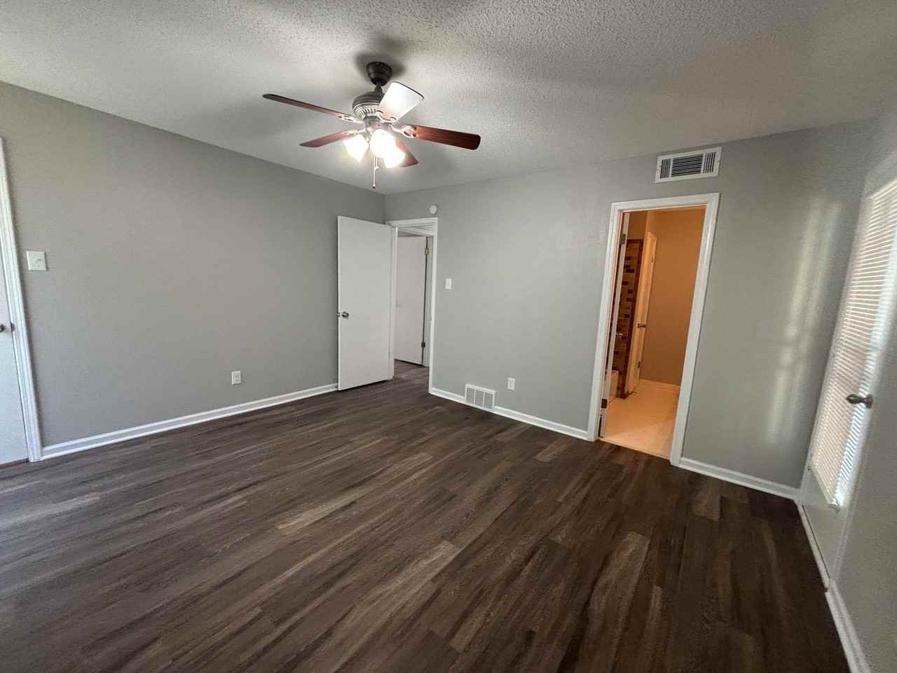 7219 Lawn Ln - Photo 3 of 24