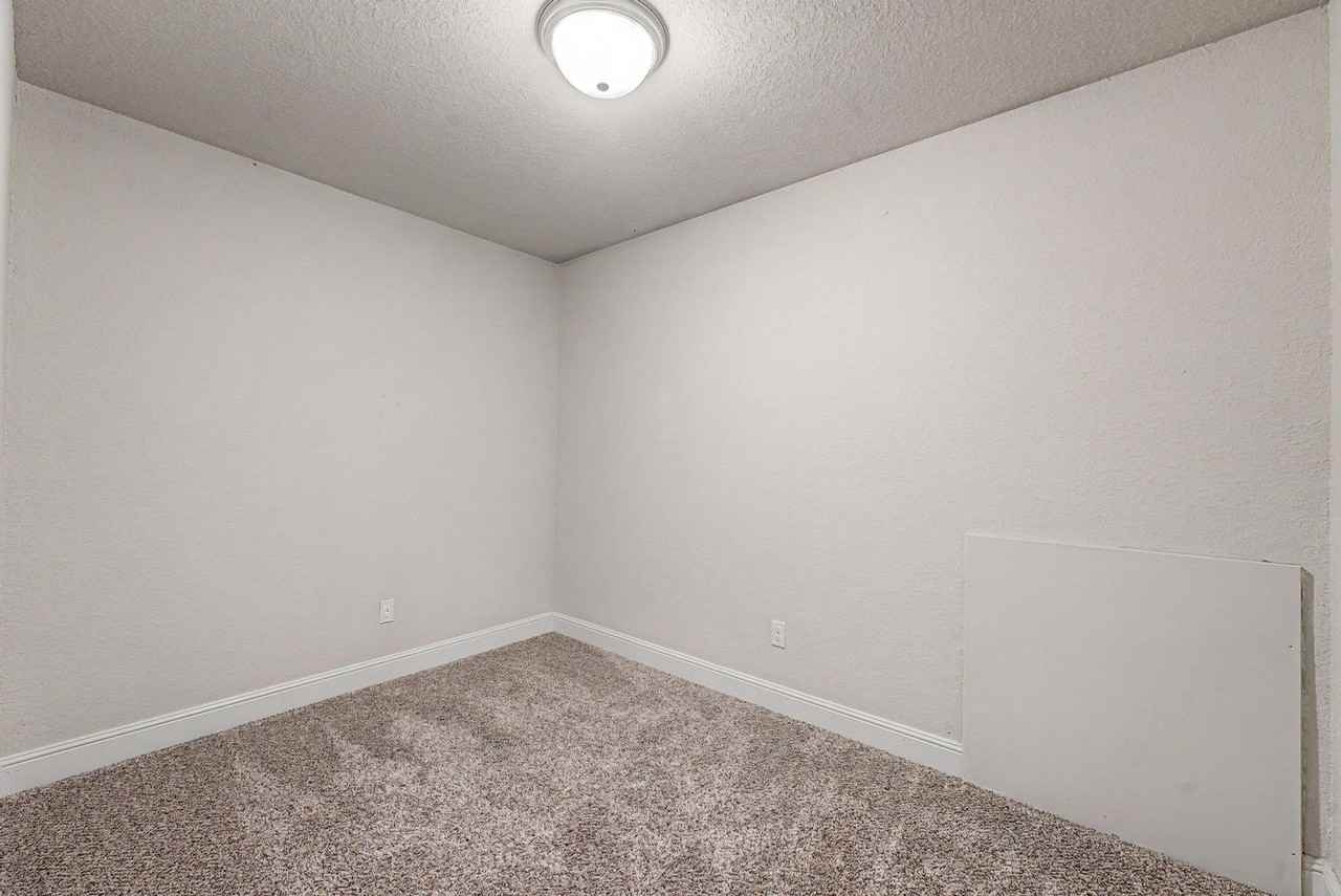 606 Nw 17th Ct - Photo 4 of 30