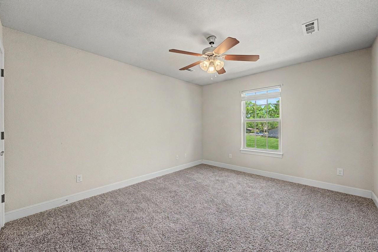 606 Nw 17th Ct - Photo 6 of 30