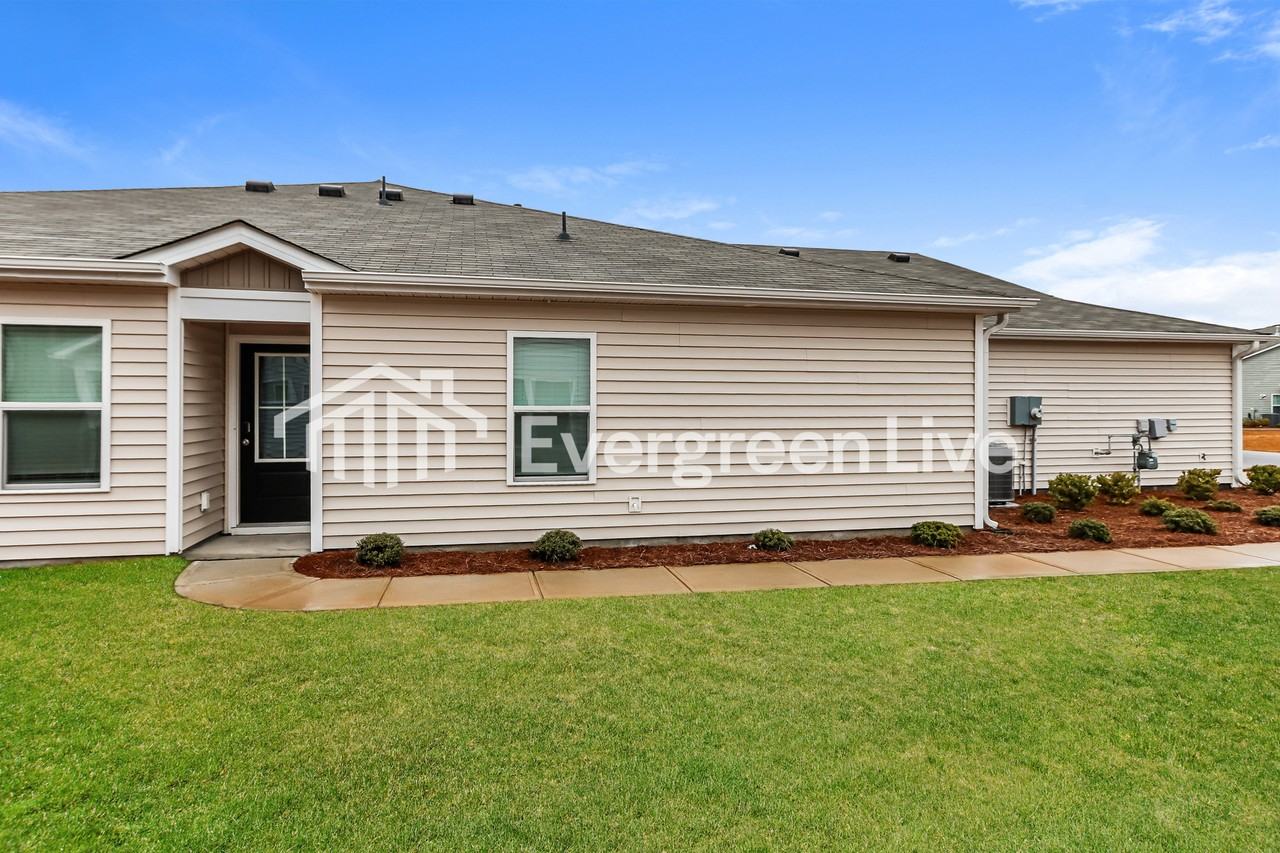 2255 Courtina Way - Photo 3 of 16