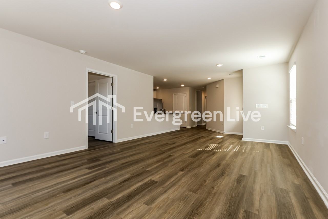 2255 Courtina Way - Photo 5 of 16