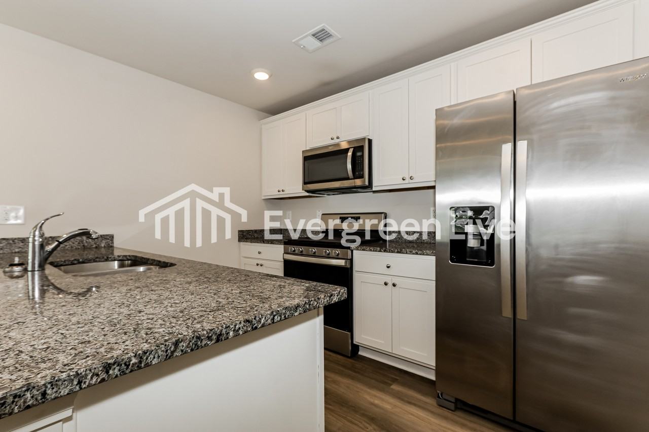 2255 Courtina Way - Photo 6 of 16