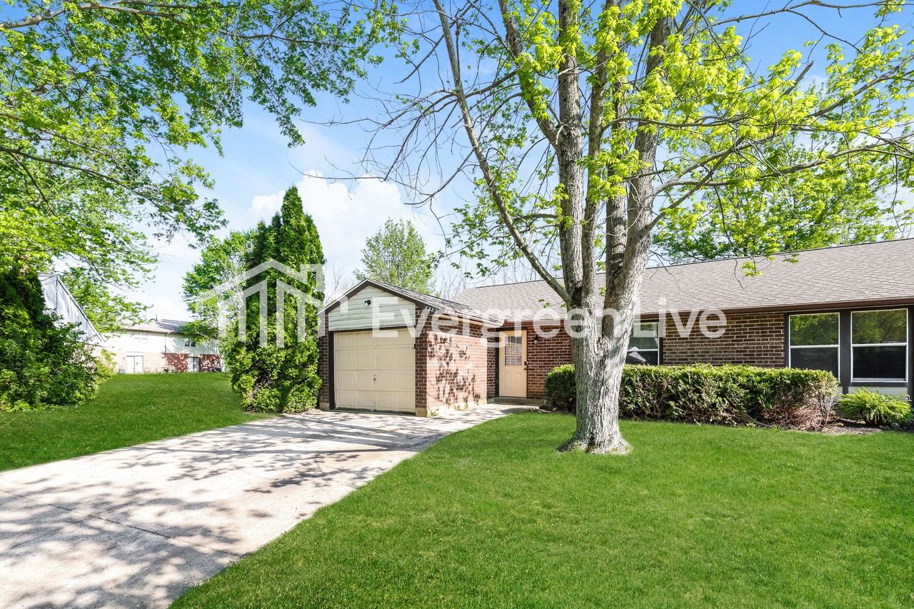8282 Big Springs Ct - Photo 2 of 15