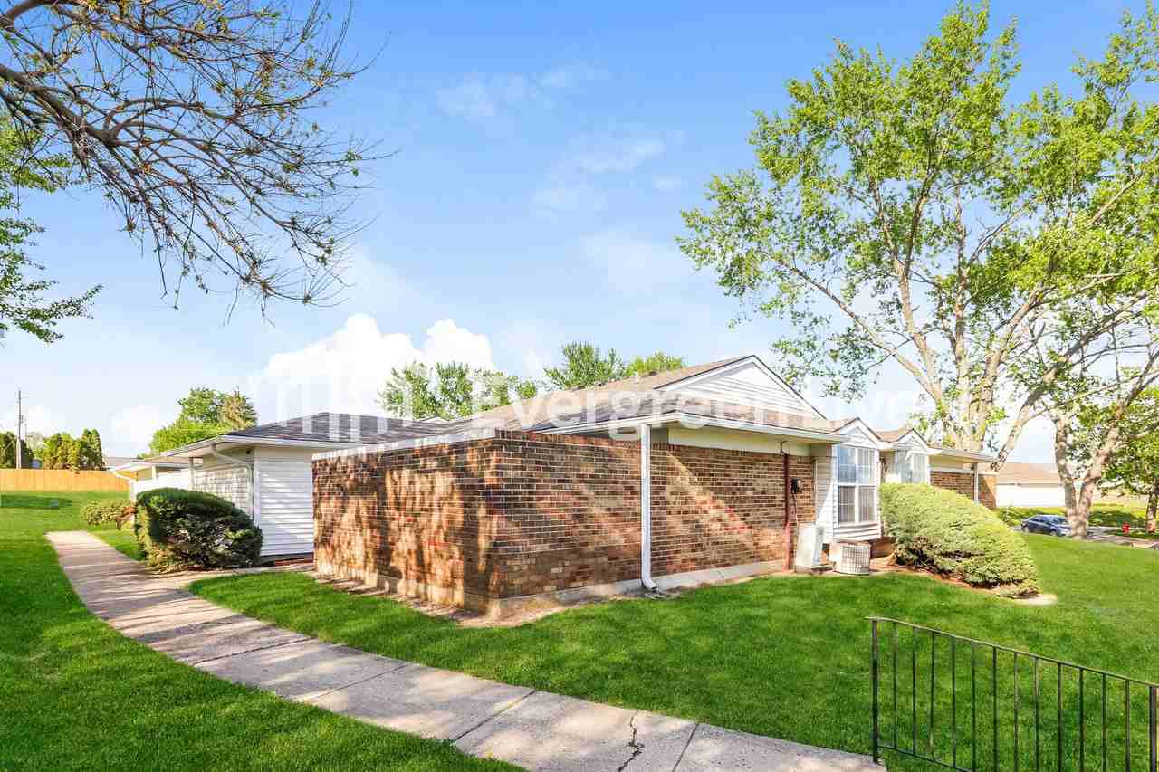 5867 Troy Villa Blvd - Photo 2 of 15
