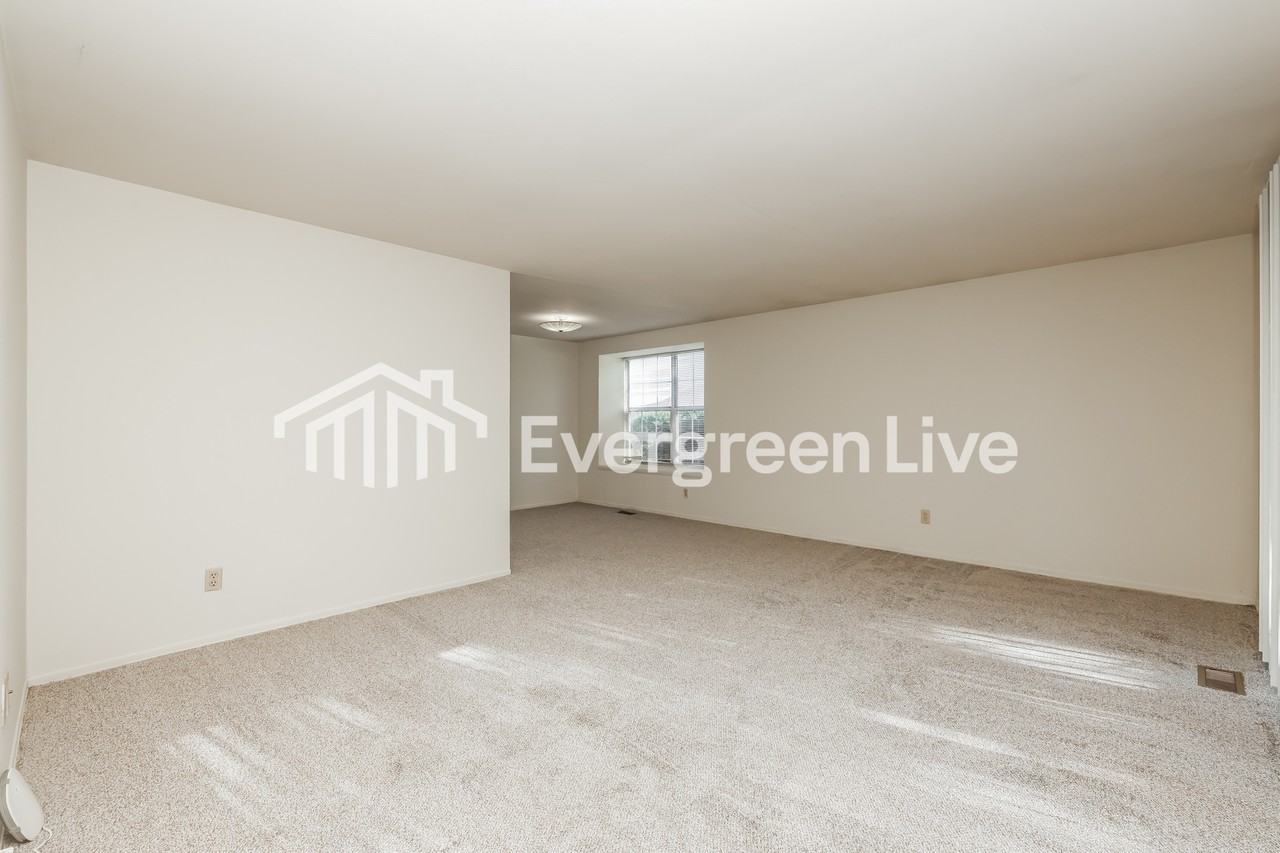 5867 Troy Villa Blvd - Photo 3 of 15