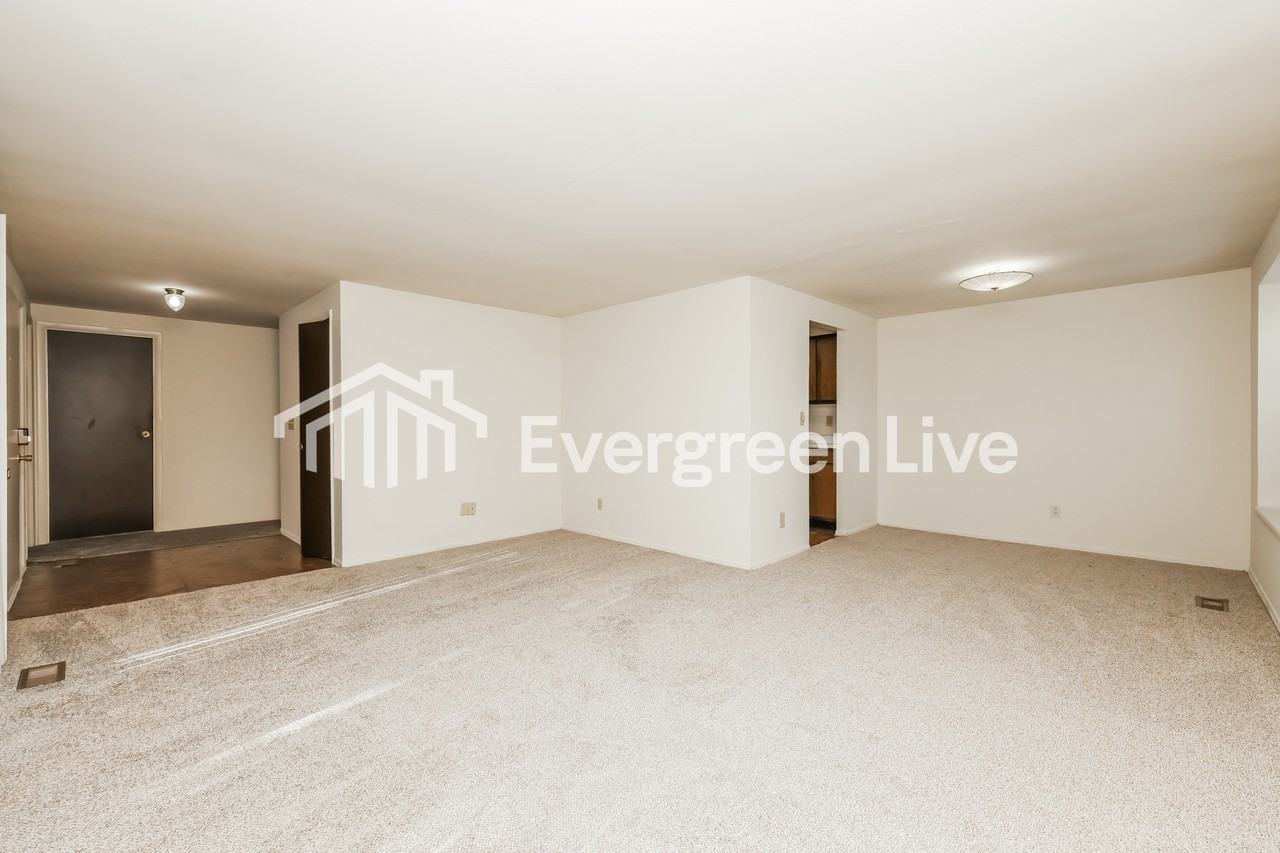 5867 Troy Villa Blvd - Photo 4 of 15