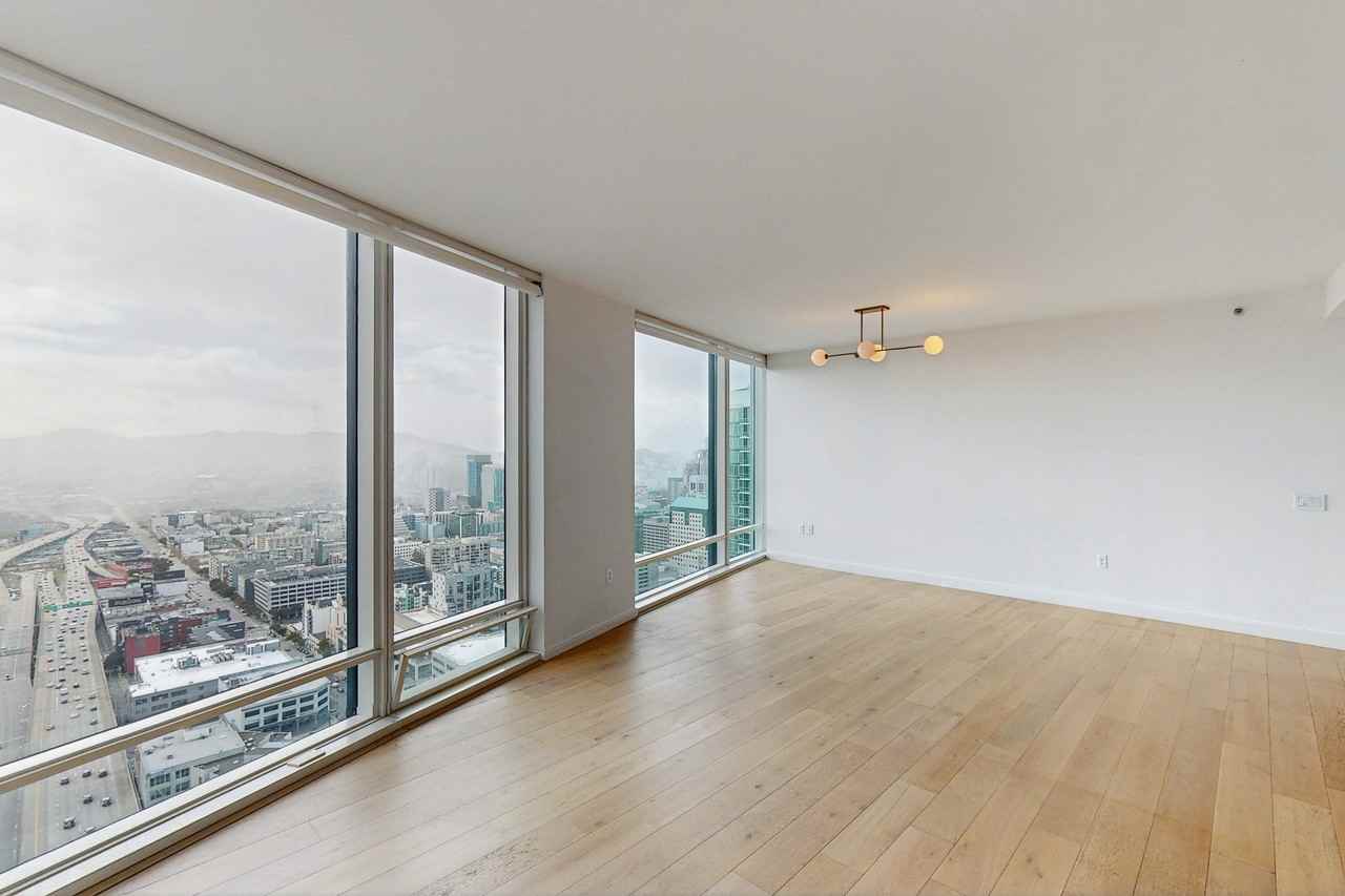 425 1st Street #3903 - Photo 3 of 30