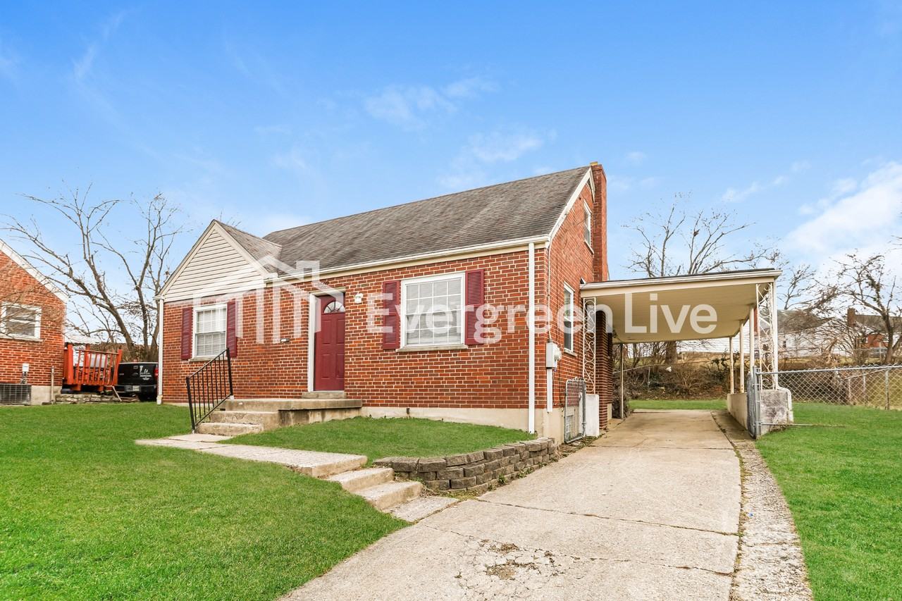 1507 Collegewood Ln - Photo 2 of 15