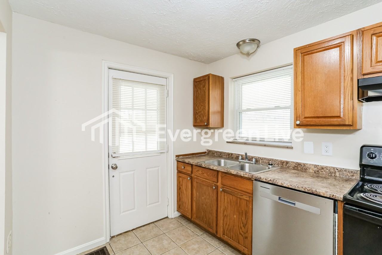 1507 Collegewood Ln - Photo 7 of 15