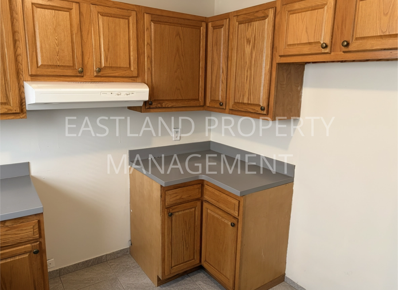 1964 Burr St - Photo 3 of 15