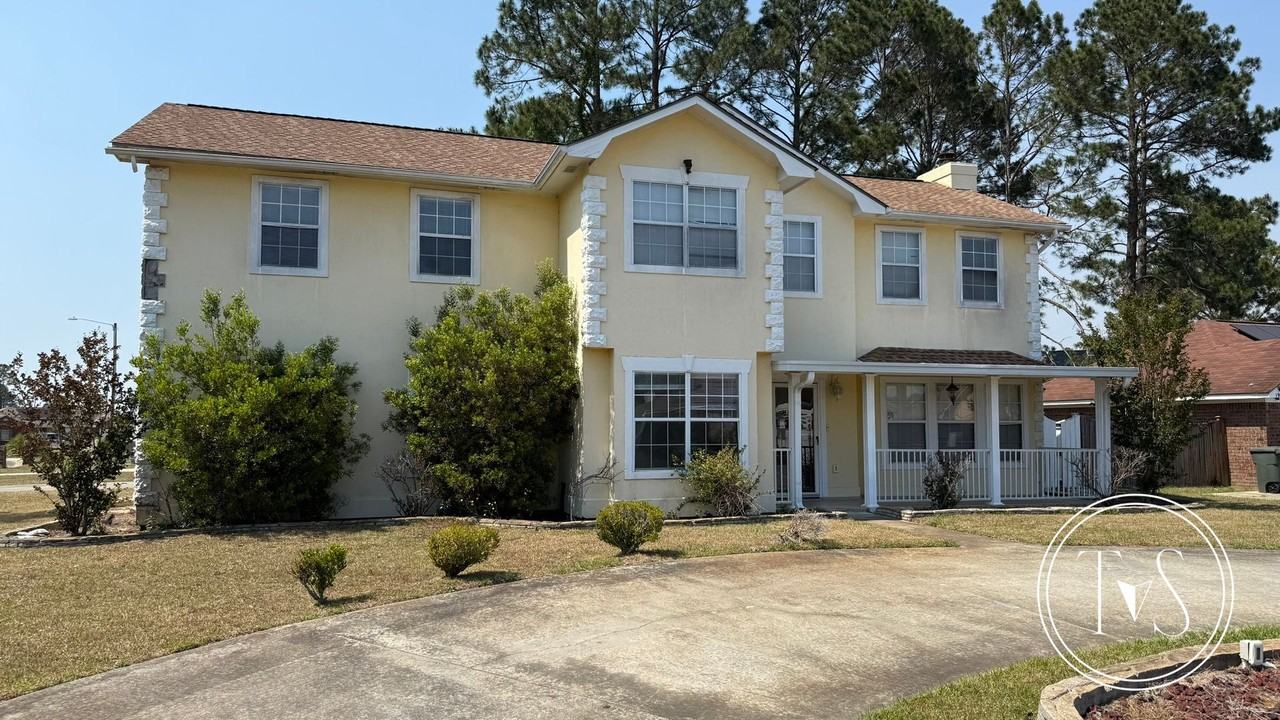 1909 Stonehenge Dr - Photo 3 of 32