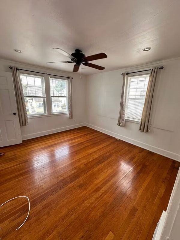 48 Lawn Ave - Photo 2 of 12