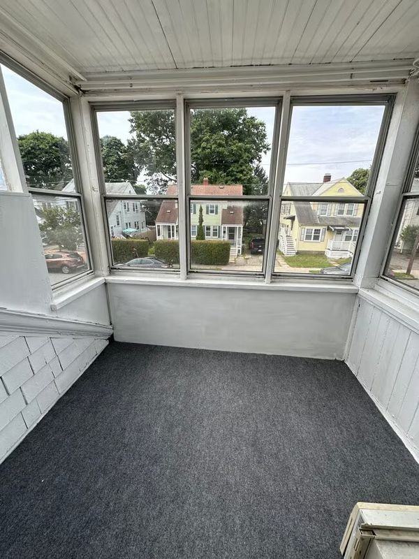 48 Lawn Ave - Photo 6 of 12