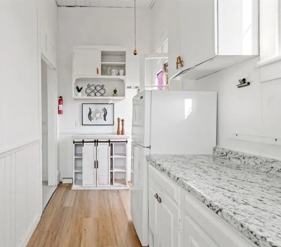 1035 N Derbigny St - Photo 2 of 10