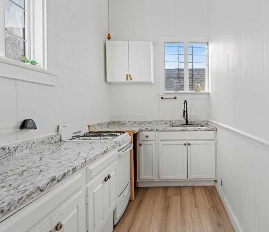 1035 N Derbigny St - Photo 5 of 10