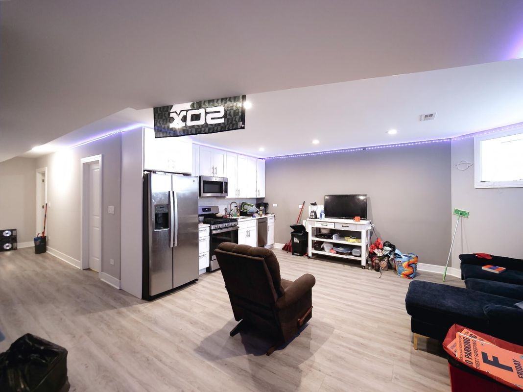 4347 S Vincennes Ave - Photo 2 of 15