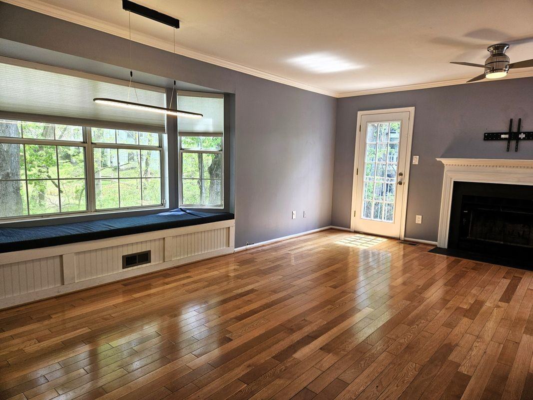 12146 Flag Harbor Dr - Photo 3 of 11