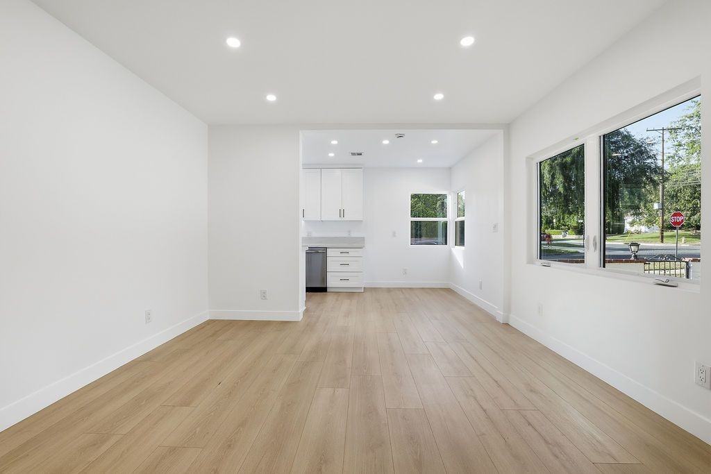 1722 Bel Aire Dr - Photo 5 of 36