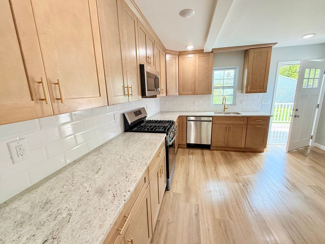 13 Roosevelt Ave - Photo 2 of 33